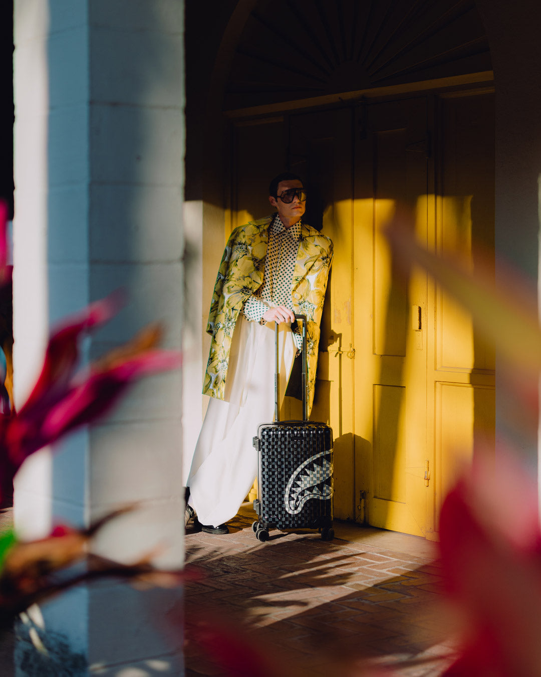 NOIR FANG CARRY-ON LUGGAGE