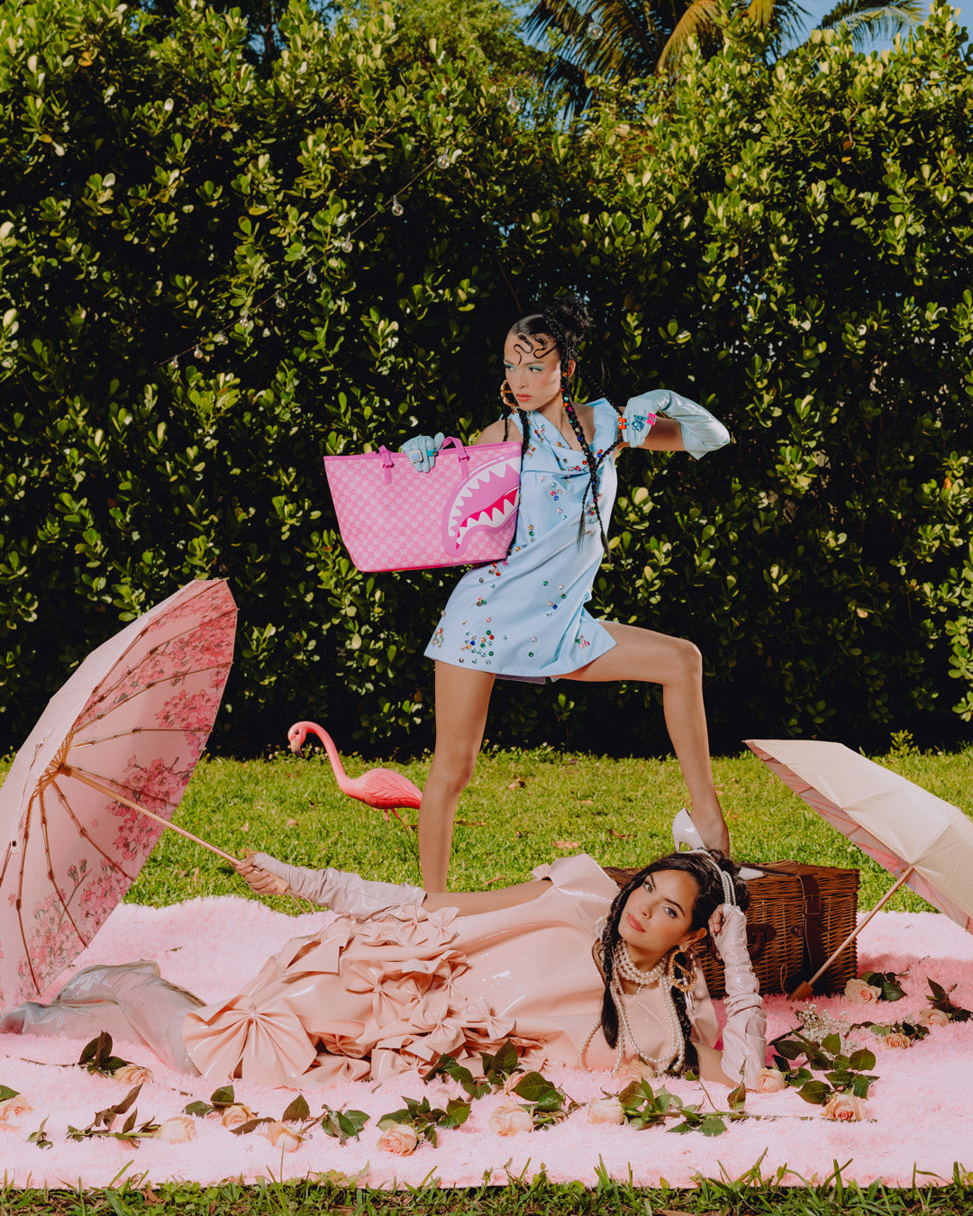 SHINOBI SHARKS IN PARIS (PINK) TOTE