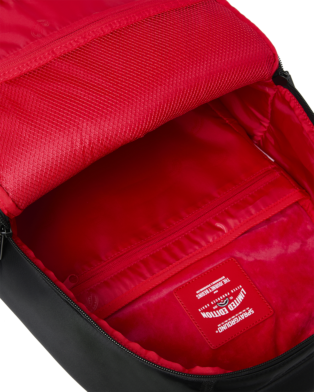 SHARK CENTRAL 2 DARK MODE BACKPACK