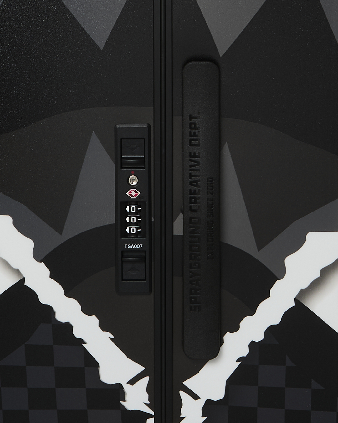 SHARK SLASH FULL-SIZE LUGGAGE